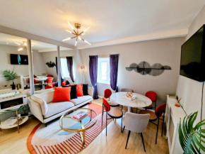 Brilliant 3 Bedroom's Apartment in Hyde Park with Elevator - 1 Flight of stairs only